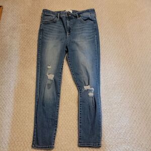 William Rast Women's High-waisted Skinny Ankle Jeans size 30 Distressed EUC